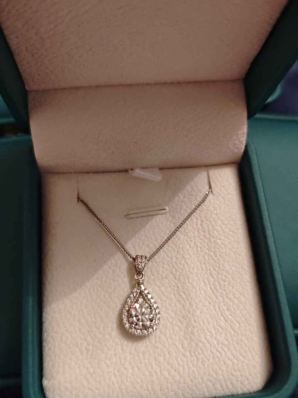 1 carat moissanite necklace